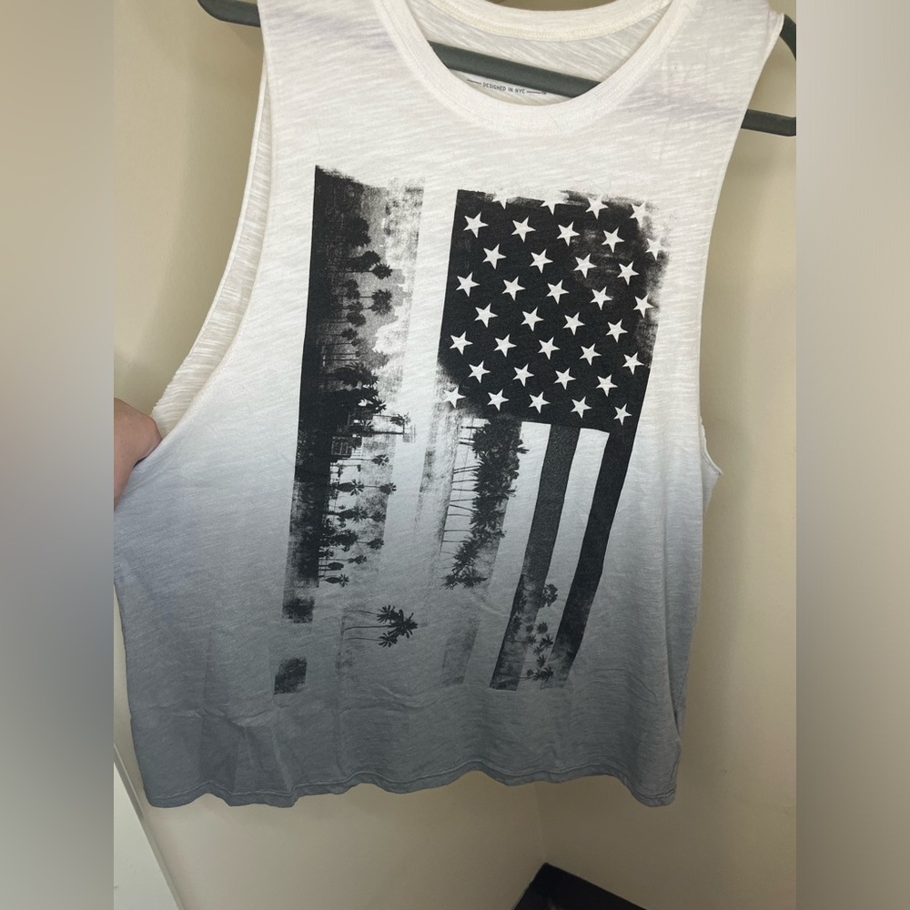 Women’s size large American flag muscle tee from Aeropostale - Picture 2 of 6
